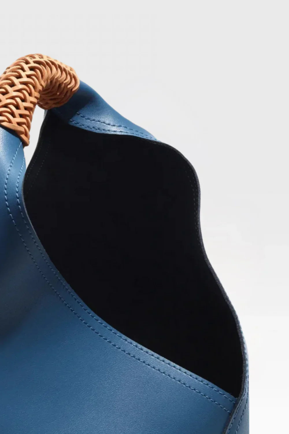 De Olivia Bucket Bag
